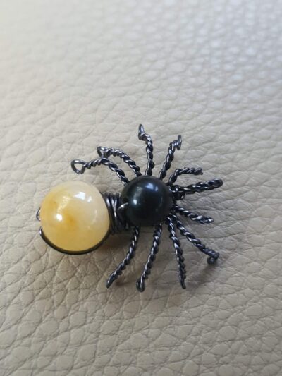 #1007 - pendentif araignée aventurine jaune et obsidienne – Image 2