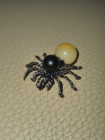 #1007 - pendentif araignée aventurine jaune et obsidienne – Image 3