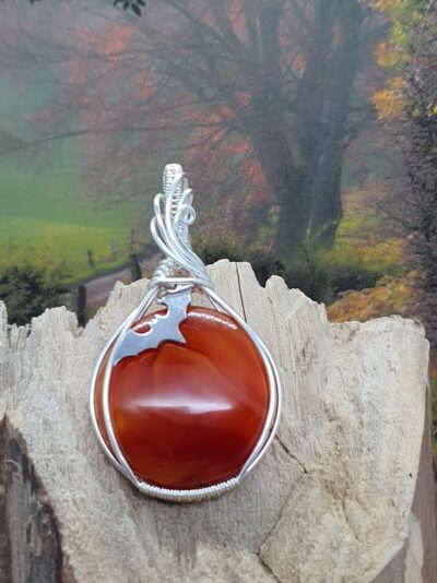 #1032 - pendentif agate rouge "chauve souris"