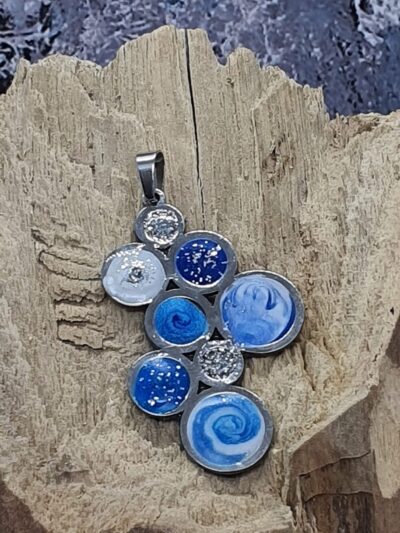#1042 - pendentif "GRAPPE" camaïeu de bleus