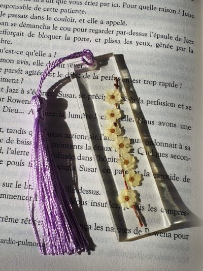 #883-4 - Petit marque-page "BRANCHE CERISIER"