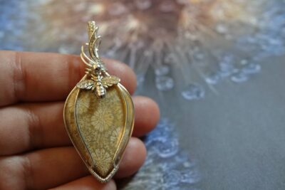 #1058 - pendentif Corail fossile "BUTINAGE" – Image 3