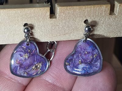 #1110-2 - boucles d'oreilles petits Cœurs parme