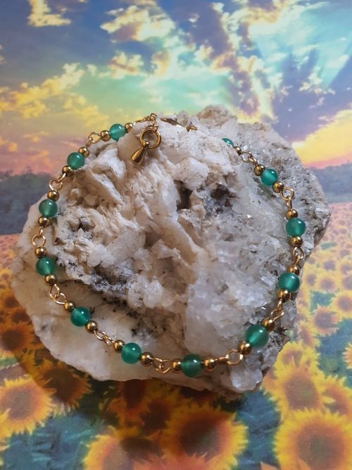 bracelet en perles de jade vert 4 mm et acier inoxydable doré