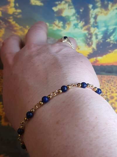 #1154 - bracelet lapis-lazuli en perles 4 mm version dorée – Image 2