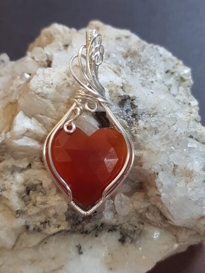 pendentif coeur en agate du botswana