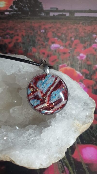 pendentif cellule bleu blanc rouge