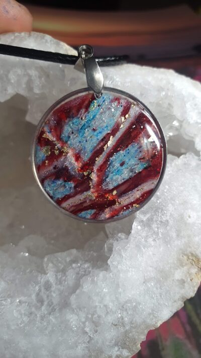 #1201-2 - pendentif "cellules" bleu, blanc et rouge – Image 2