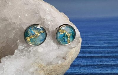 puces d'oreilles bleues et or acier inoxydable et argile polymère