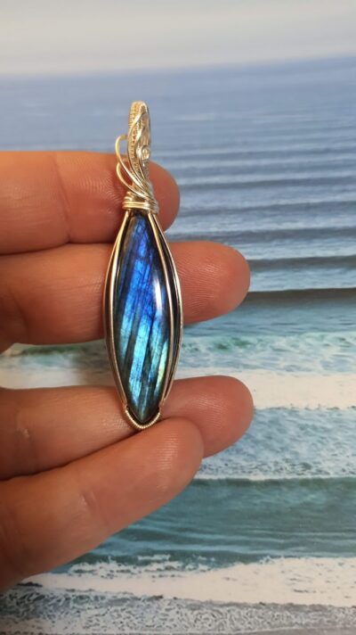 pendentif labradorite bleue marquise wire wrapping argenté main