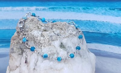 bracelet fin en Apatite bleue 4 mm facettée et acier inoxydable
