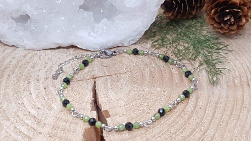 Bracelet fin en acier inoxydable, jade du canada et spinelle noir module 3 perles