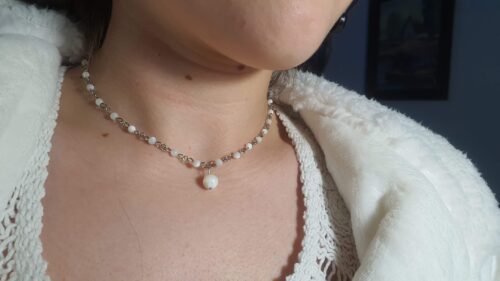collier ras de cou en perles de nacre