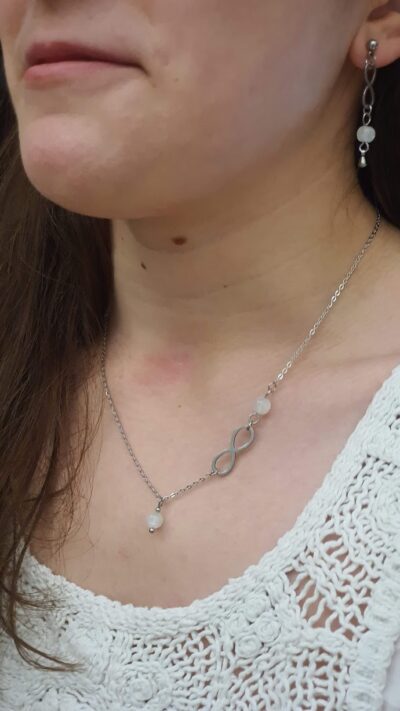 Collier asymétrique péristérite et symbole infini pour mariage