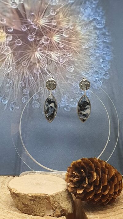 #1489 - Boucles d'oreilles clous pendants navette bleu et noir – Image 2
