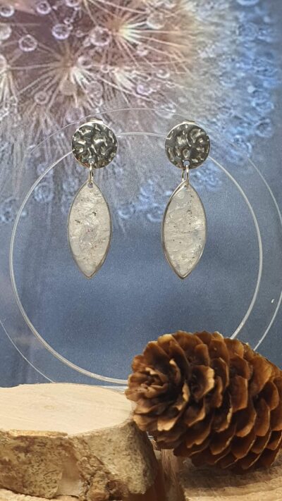 Boucles d'oreilles marbrées grande navettes et clous plats texturés en acier inoxydable