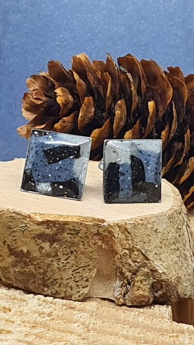 Boucles d'oreilles graphique clous carrés bleu et noir pailleté, acier inoxydable