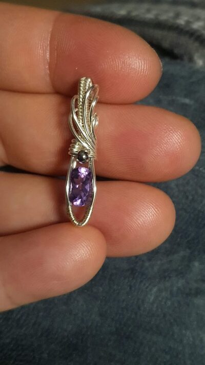 Pendentif améthyste facettée wire wrapping fil argenté