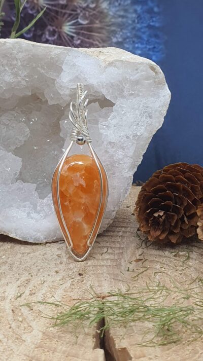 pendentif en calcite orage wire wrapping fil argenté