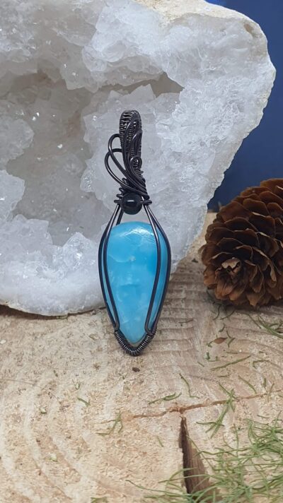pendentif en hémimorphite bleue wire wrapping fil gun metal