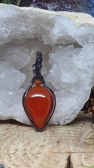 pendentif en cornaline orange wire wrapping Gun metal