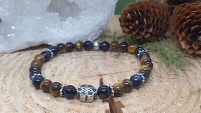 Bracelet élastique triple protection oeil de tigre, taureau et faucon pour femme avec perle inox noeud celtique