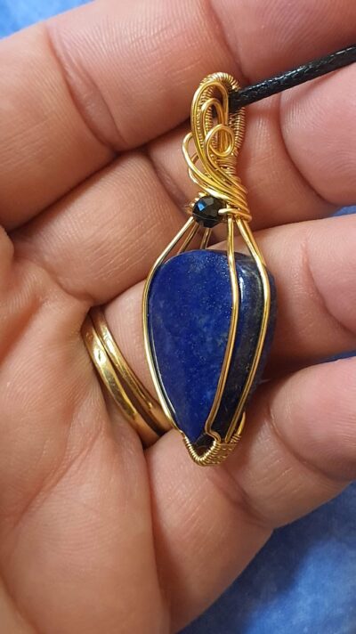 pendentif fil doré et lapis-lazuli wire wrapping