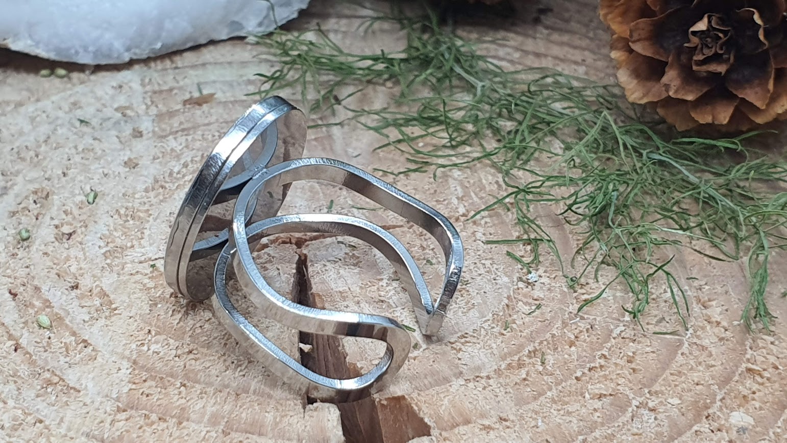 bague inox musique et fleurs séchées résine, arrière bague