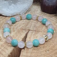 Bracelet Amazonite et quartz rose sur rondin de bois